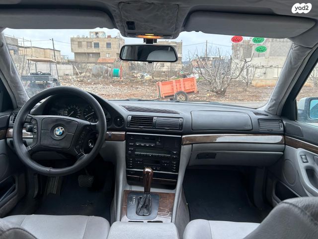 מודעת רכב ב מ וו סדרה 7