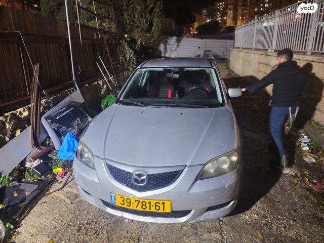מודעת רכב מאזדה 3