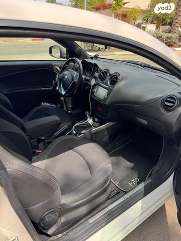 אלפא רומיאו מיטו