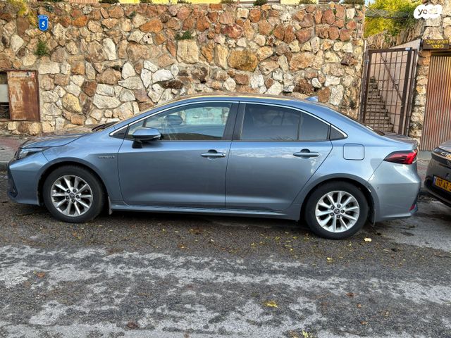 טויוטה קורולה