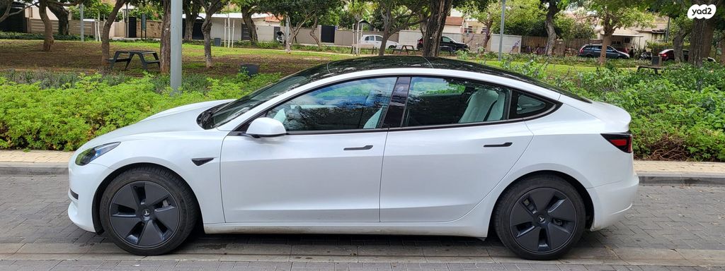 מודעת רכב טסלה מודל 3