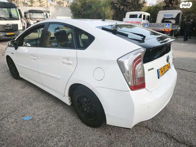 טויוטה פריוס