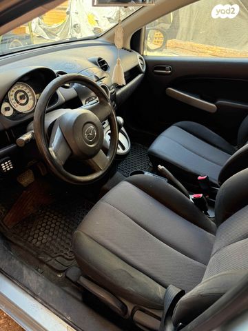 מודעת רכב מאזדה 2