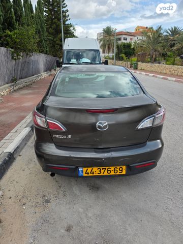 מודעת רכב מאזדה 3