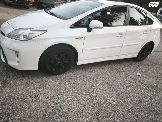 מודעת רכב טויוטה פריוס