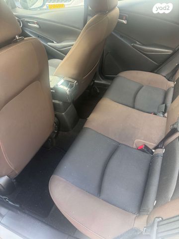 מודעת רכב מאזדה 2