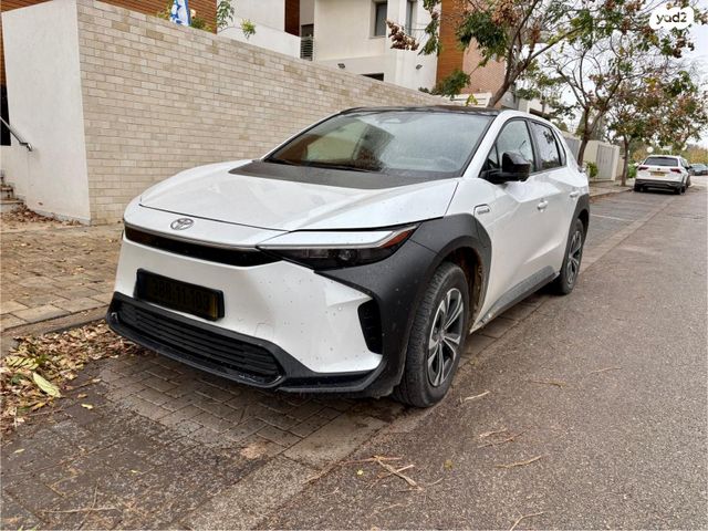 מודעת רכב טויוטה bZ4X