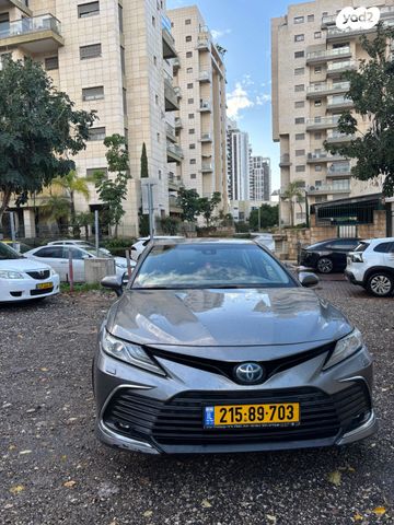 טויוטה קאמרי