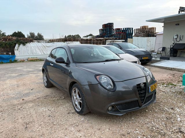 אלפא רומיאו מיטו