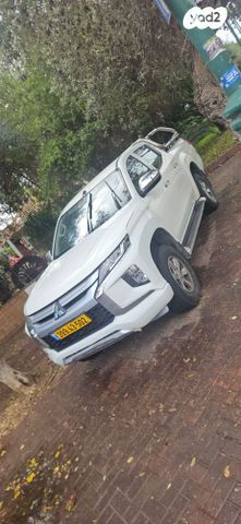 מיצובישי טרייטון / L200