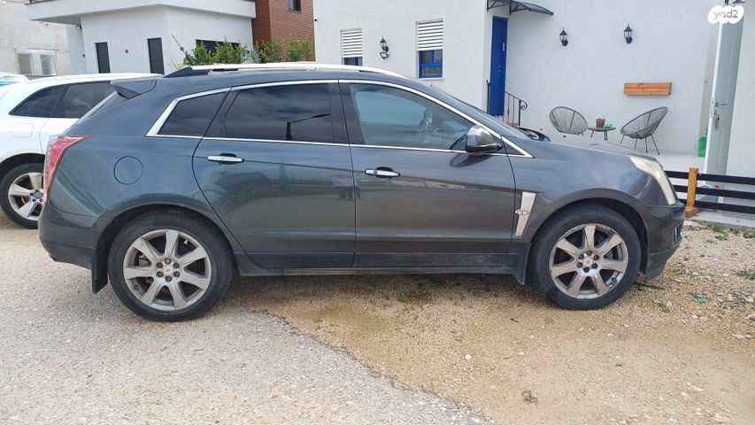 קאדילק SRX