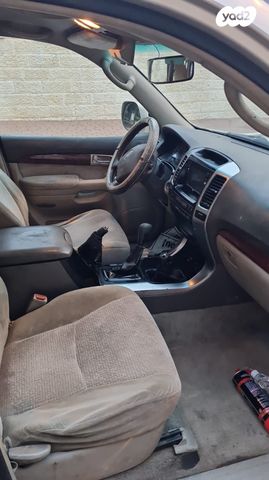 טויוטה לנד קרוזר