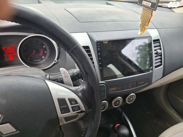 מיצובישי אאוטלנדר