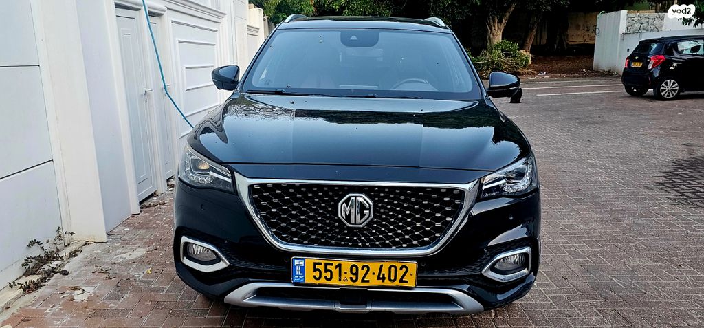 מודעת רכב אם ג'י EHS PHEV