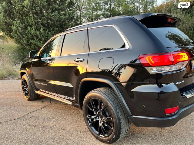 מודעת רכב ג'יפ גרנד צ'ירוקי