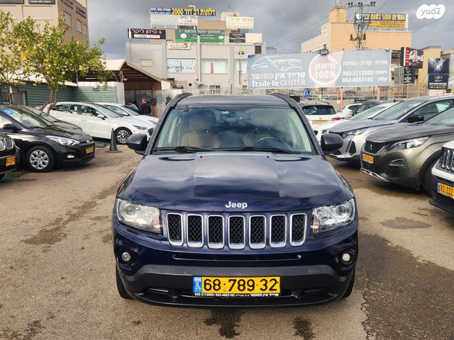 מודעת רכב ג'יפ קומפאס