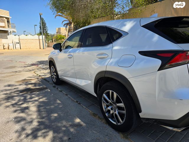 מודעת רכב לקסוס NX