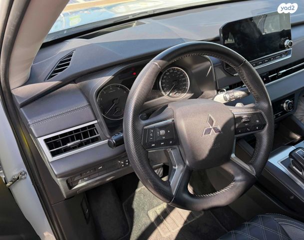 מיצובישי אאוטלנדר