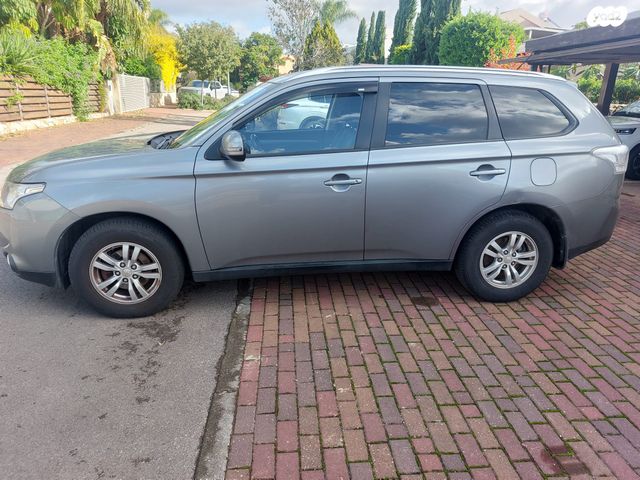 מיצובישי אאוטלנדר