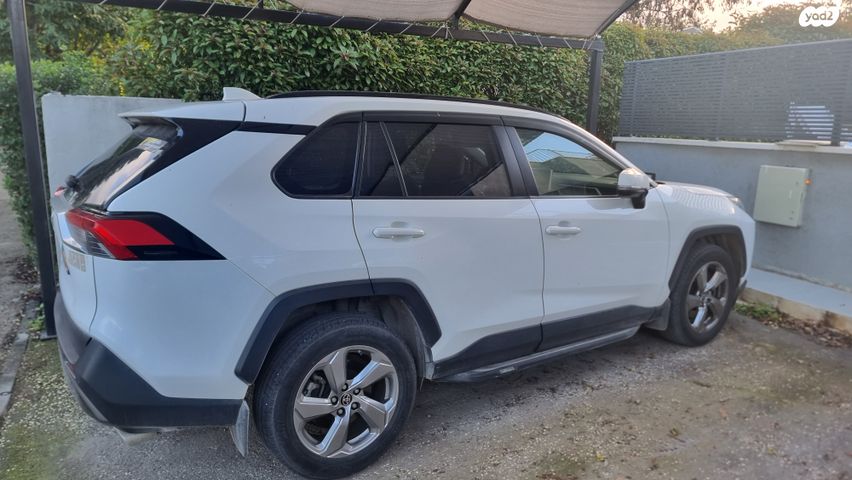 מודעת רכב טויוטה RAV4