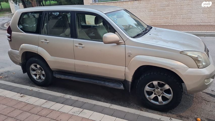 טויוטה לנד קרוזר