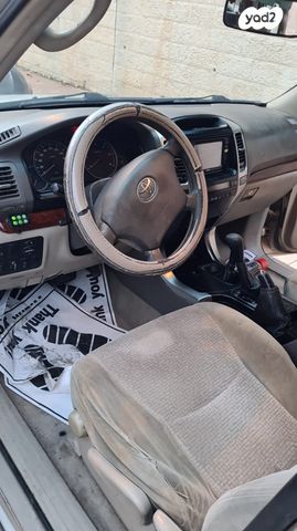 טויוטה לנד קרוזר