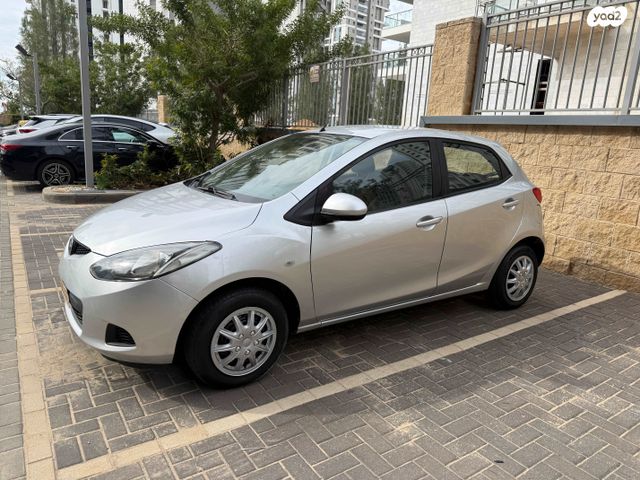 מודעת רכב מאזדה 2