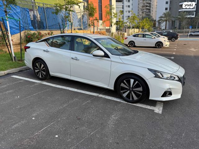 ניסאן אלטימה