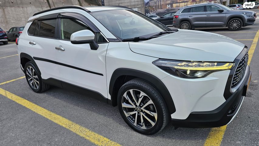 טויוטה קורולה קרוס