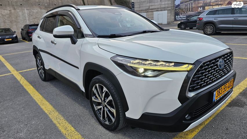 טויוטה קורולה קרוס