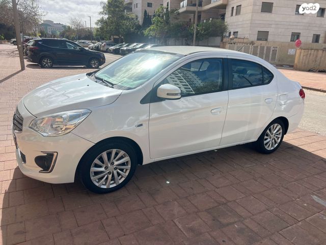 מיצובישי אטראז'