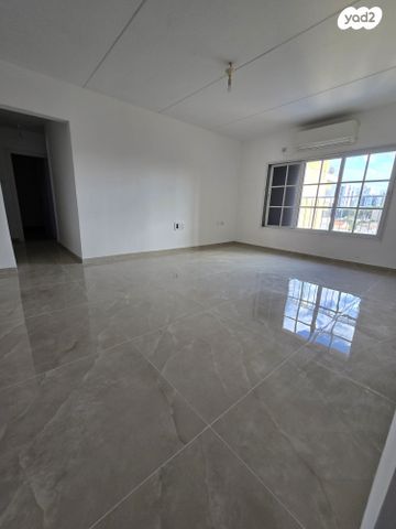 בית פרטי/ קוטג', גולדה מאיר 1, קרית ים ד', קרית ים