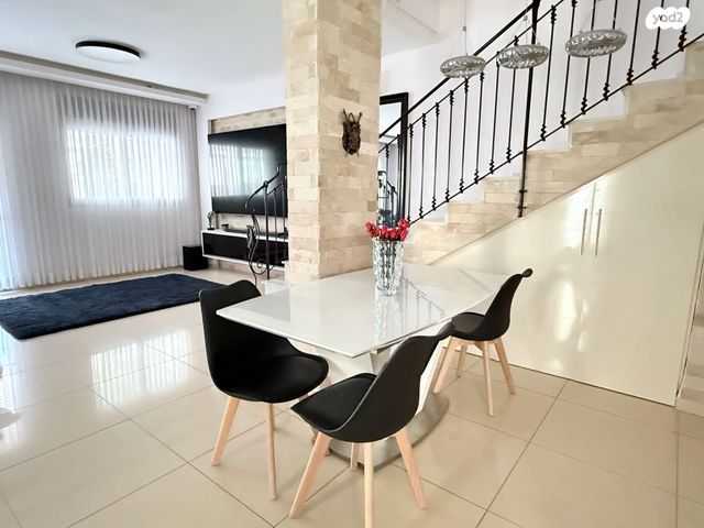 דו משפחתי, בית"ר 9, גבעת הרקפות, גבעת תל חי, קרית אתא