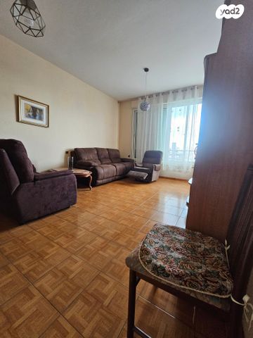 דרך יד לבנים 11