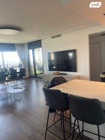 דירה, יעקב טהון 13, קרית היובל, ירושלים