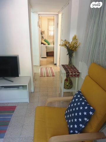 דירה, רמב"ם 10, רמב"ם, טירת כרמל