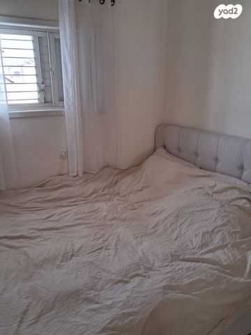 דירה, ירושלים 70, לב העיר, בת ים