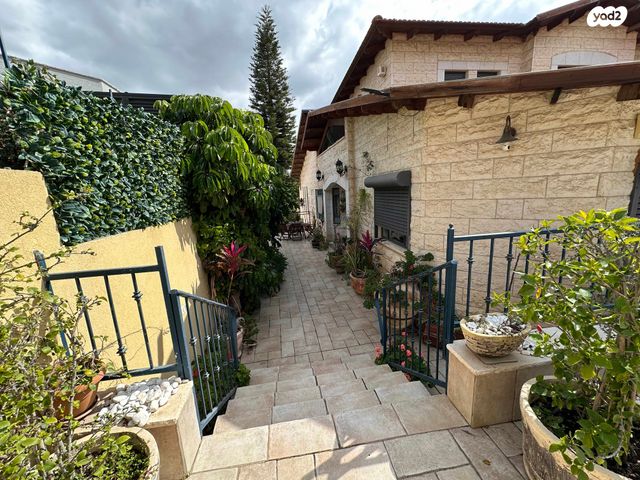 בית פרטי/ קוטג', פייר אוגוסט רנואר 43, גבעת טל, קרית אתא