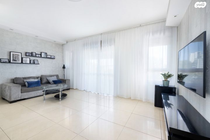 דירה, שדרות האלונים 1, פארק המושבה, באר יעקב