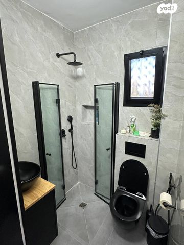 דו משפחתי, אפרים קישון 35, קרית האמנים, מצליח, רמלה