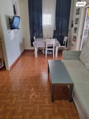 דירה, הגיבורים 19, העיר התחתית, ואדי סאליב, חיפה