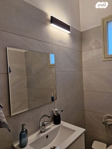 דירה, חי 65, המושבה, בנימינה גבעת עדה