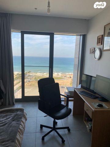 דירה, שדרות רחבעם זאבי 15, גבעת אולגה, חדרה