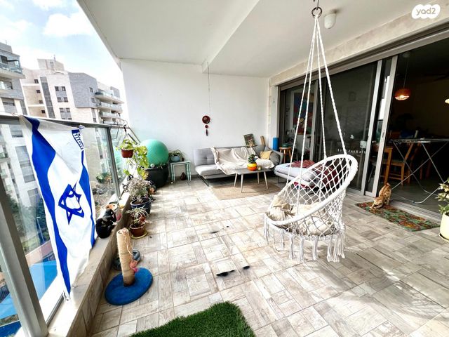 שושנה דמארי 15