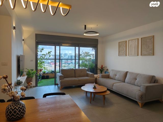 דירה, יונתן רטוש 10, פסגות אפק, ראש העין