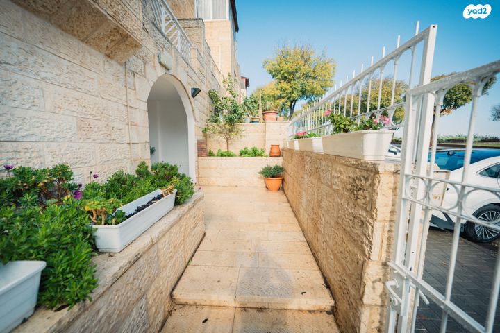 בית פרטי/ קוטג', משה רחמילביץ' 48, פסגת זאב, ירושלים