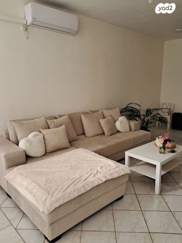 דירה, ירושלים 70, לב העיר, בת ים