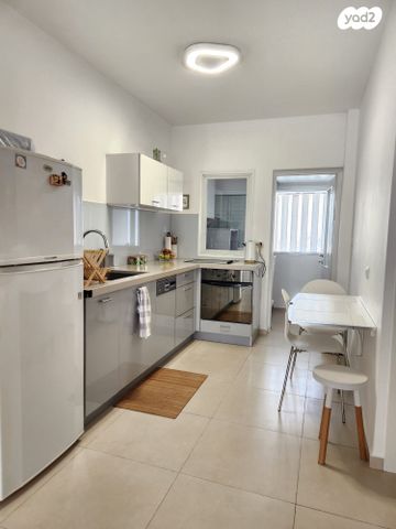 דירה, שמעון בן צבי 19, שטח 9, גבעתיים