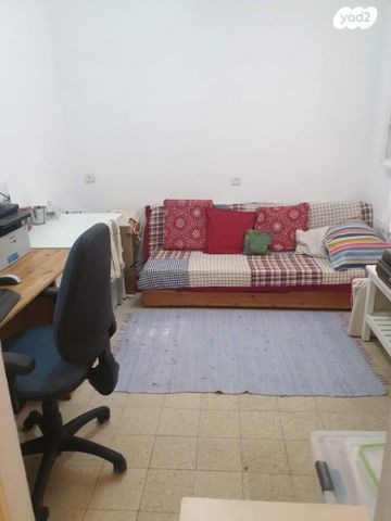 דירה, רמב"ם 10, רמב"ם, טירת כרמל