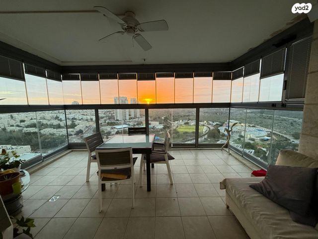 דירה, ישעיהו הנביא 14, הנביאים, מודיעין מכבים רעות